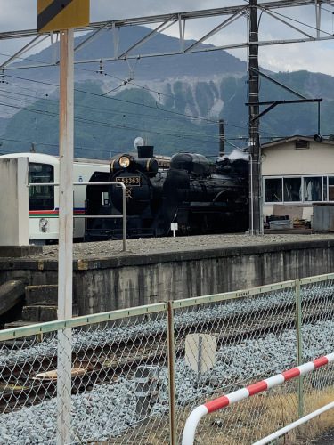 秩父駅とパレオエクスプレス