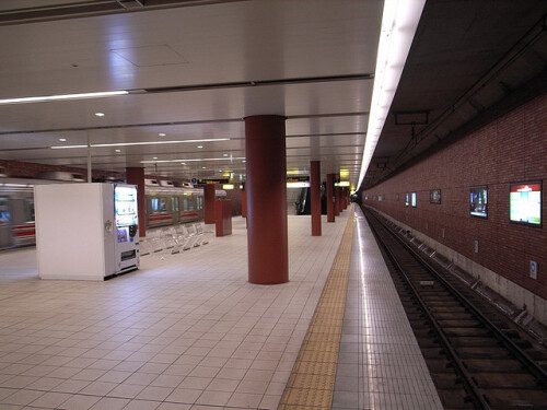 馬車道駅ホーム