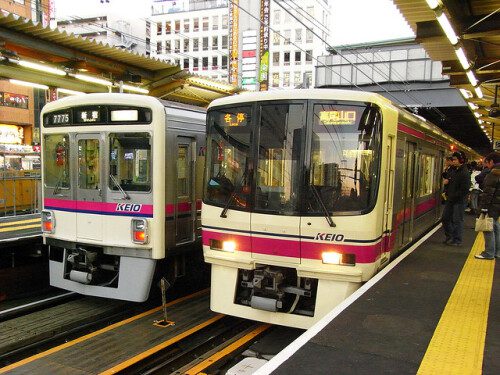 京王線　調布駅