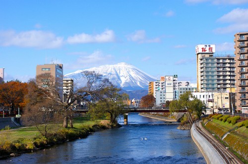 岩手山と北上川