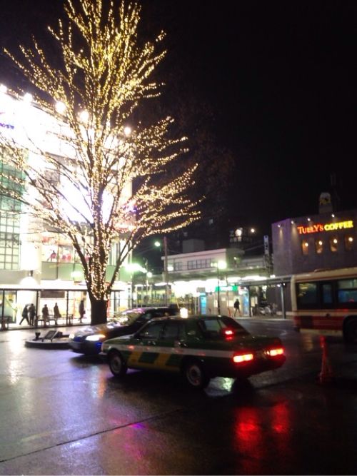 三鷹駅南口の駅前