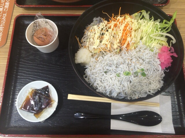 とびっちょ　釜揚げしらす丼