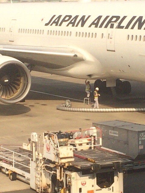 給油中の飛行機