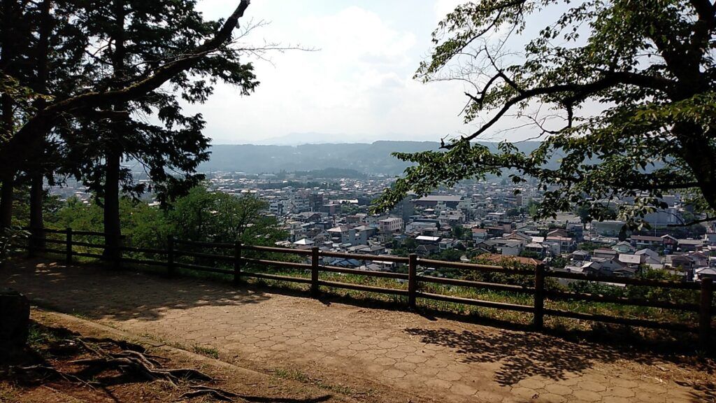 羊山公園　見晴らしの丘