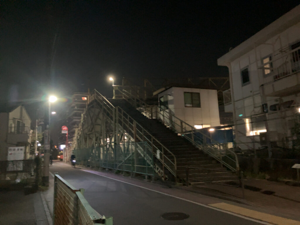 三鷹跨線人道橋